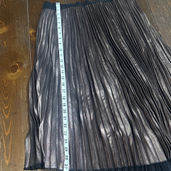 Leith Elegant Brown Pleated Skirt - Picture 5 of 7